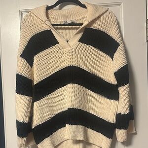 Zara Navy and Cream V-Neck Sweater
